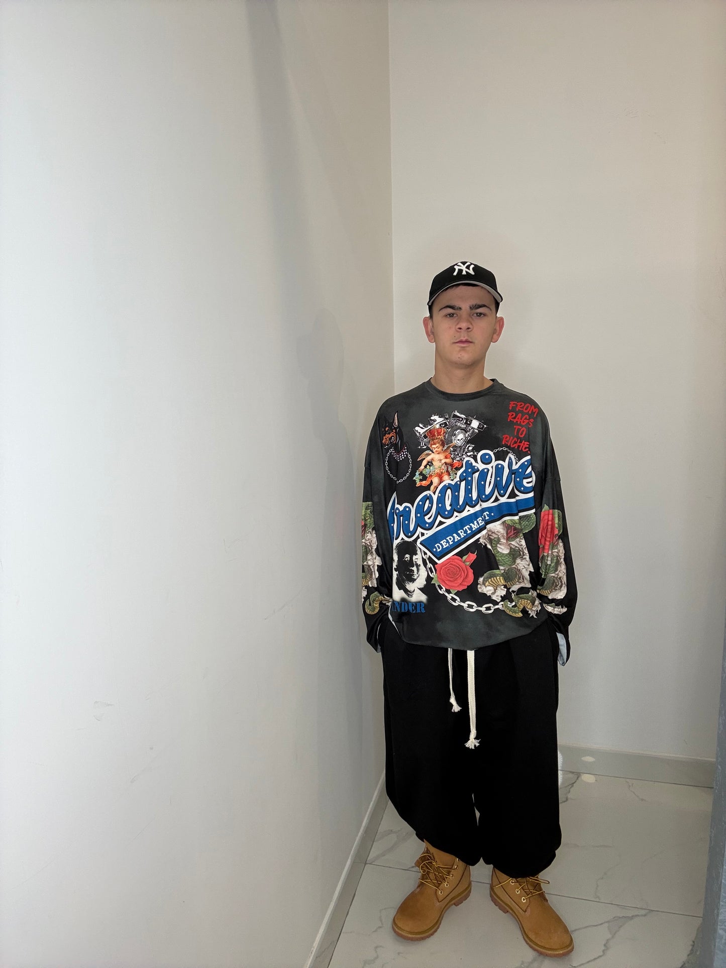 LONGSLEEVE ROSES BY CREATIVE
