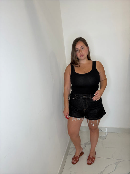 SHORT IN DENIM